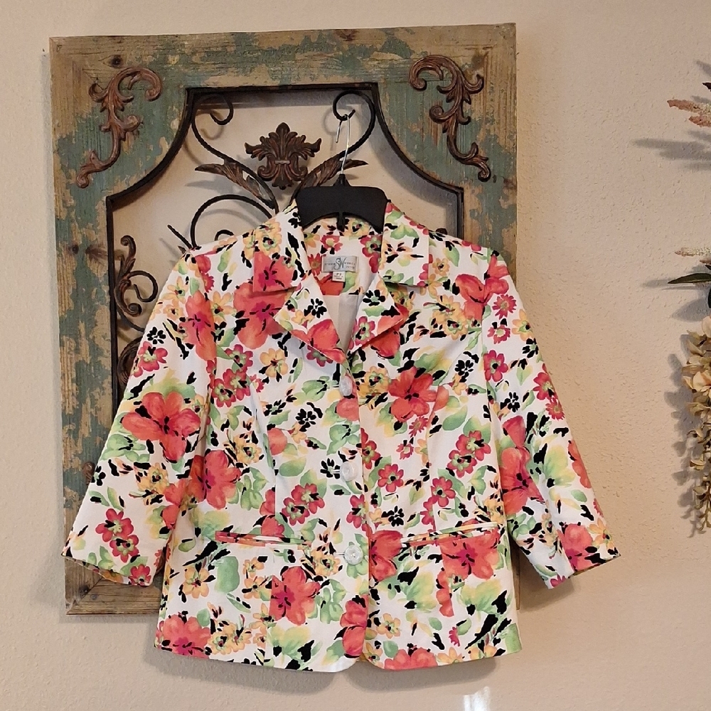 🔥 3 for $25 SALE Studio Works Pink/Wht Floral Blazer.  NWOT Size PS